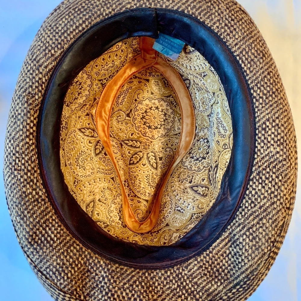 Vintage Brown Houndstooth Fedora Hat with Feather Size 7 3/8 (see measurements) - Picture 9 of 13